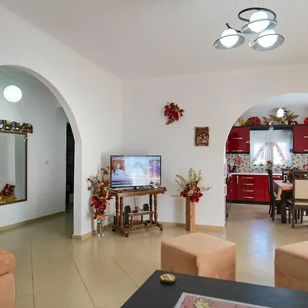 Sunborn Apartment Ksamil